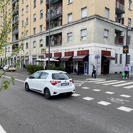 Bnb Milano Dipinta Di Blu Eksteriør billede